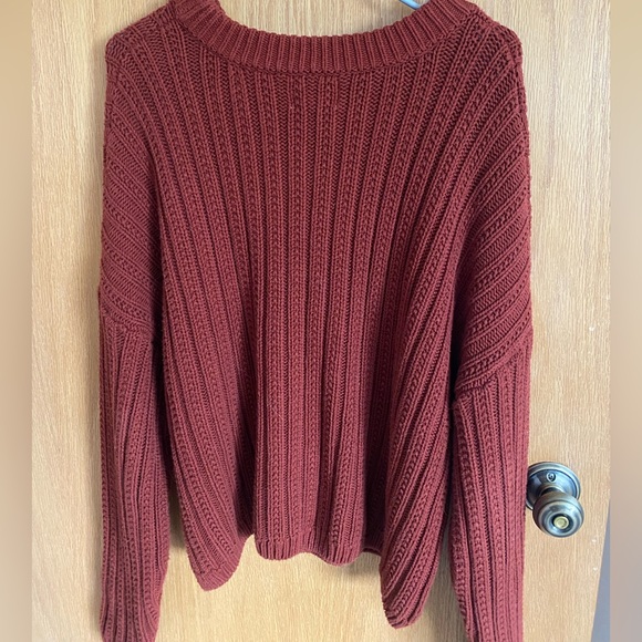 Universal Thread Ribbed Crewneck Sweater in Rusty Red - Picture 2 of 3